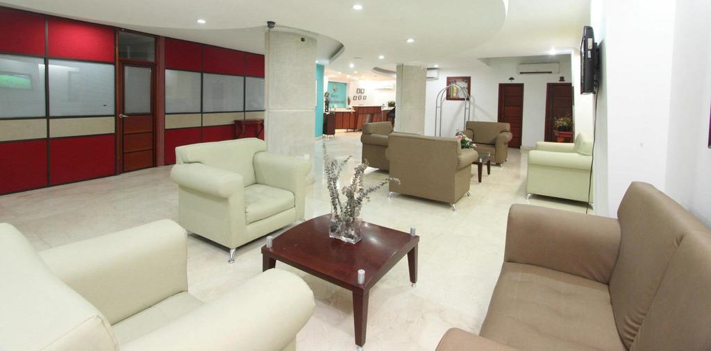 Charthon Inn 巴兰基亚 外观 照片